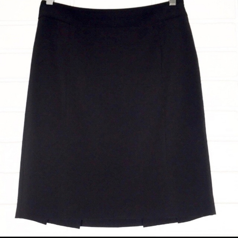 WHITE HOUSE BLACK MARKET Skirt